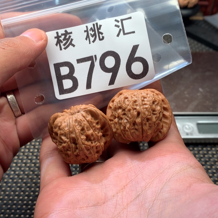 吊坠文玩核桃血麒麟