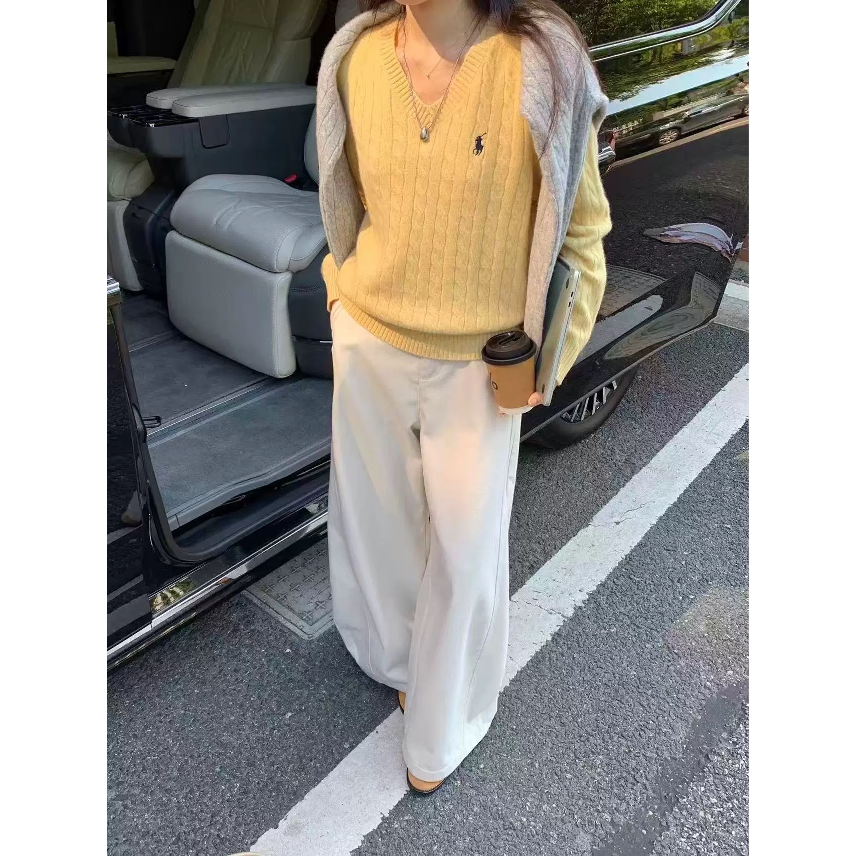 351075#简约高级感麻花刺绣针织衫秋冬V领显瘦休闲毛衣