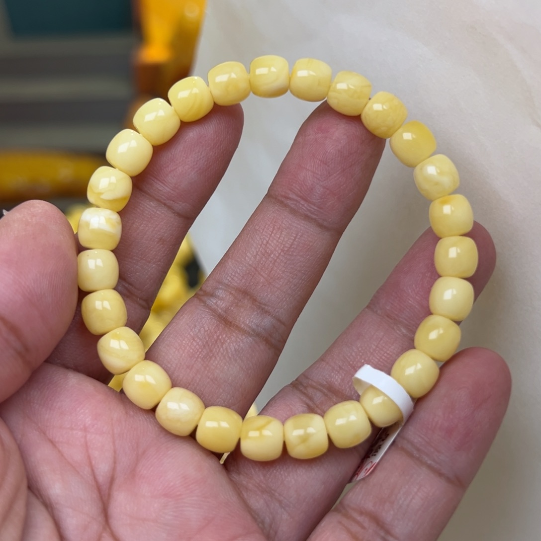 蜜蜡未镶嵌珠宝奇石7加7.8克