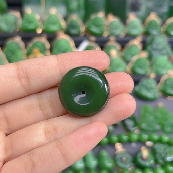 颈饰未镶嵌和田玉（碧玉）编绳