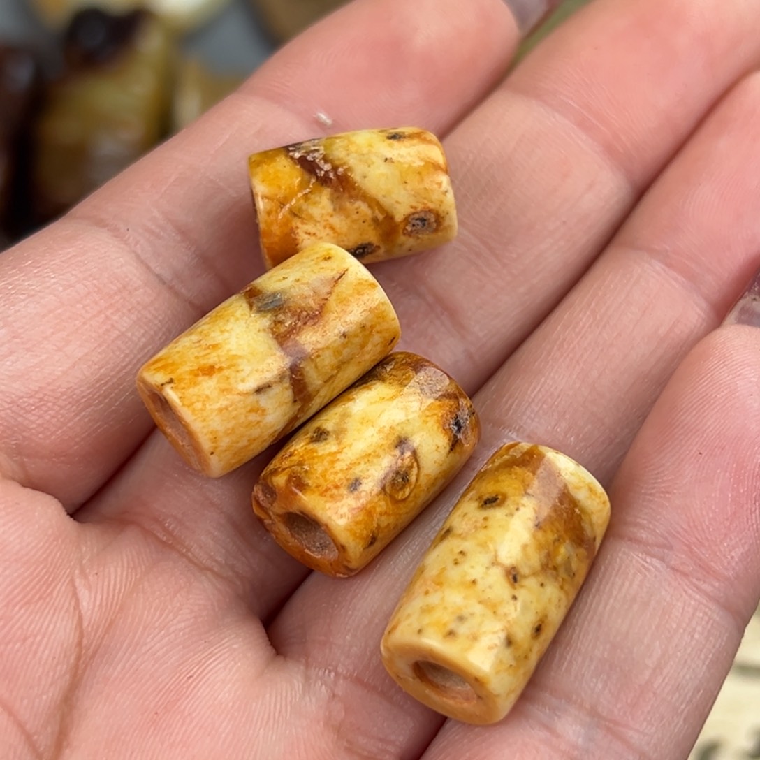 和田玉（糖玉）颈饰未镶嵌