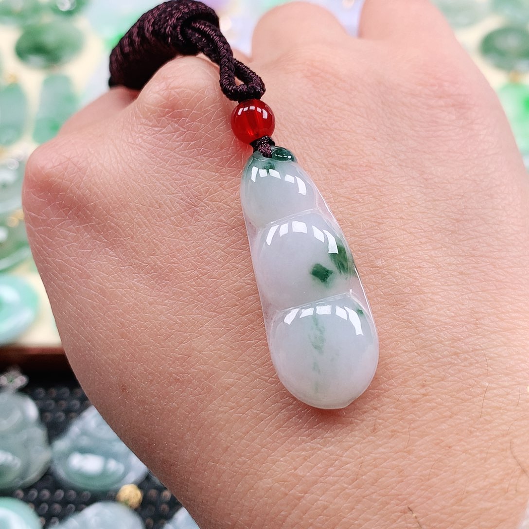 【闪购商品】翡翠吊坠(不含链)未镶嵌福豆