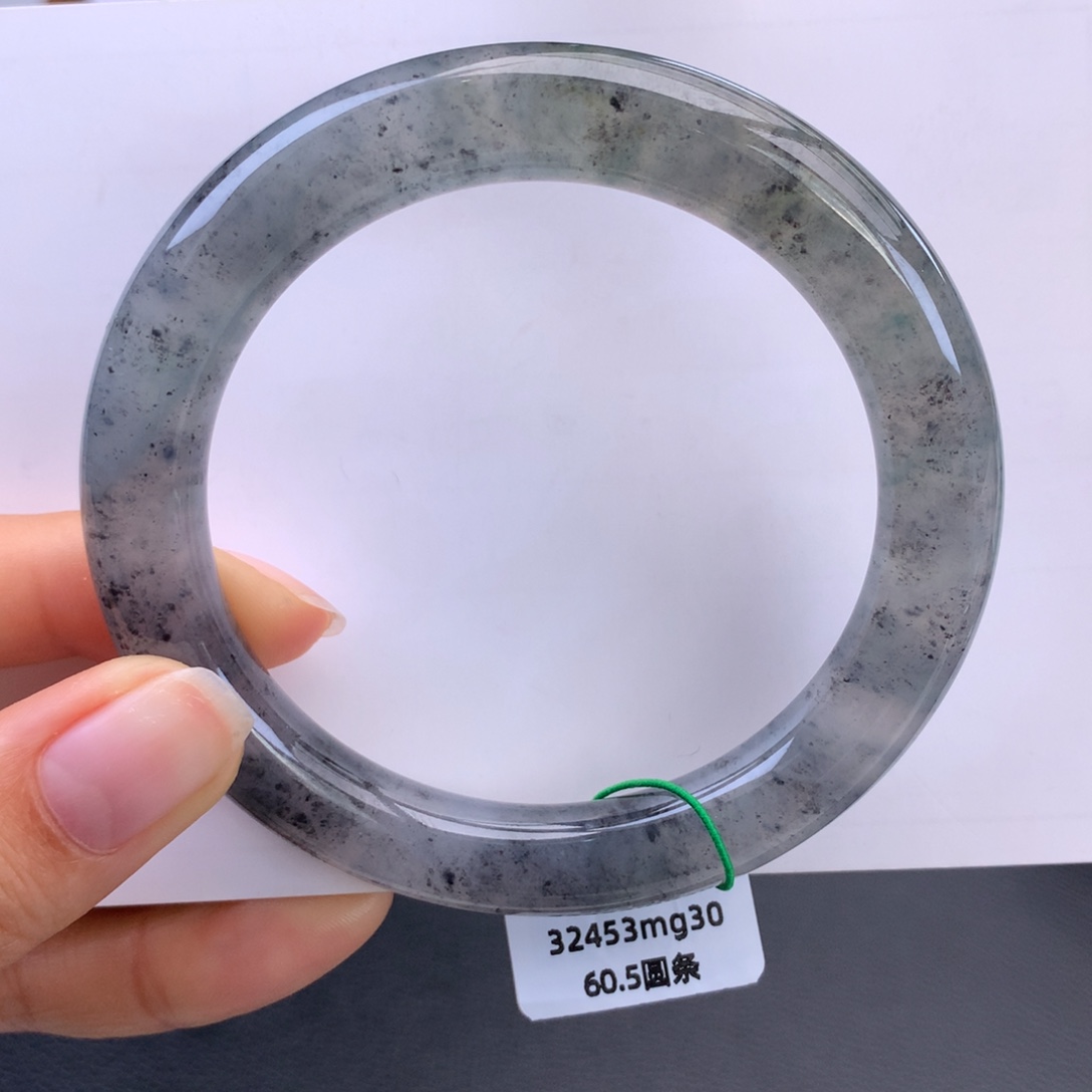 翡翠未镶嵌手镯冰乌鸡圆条手镯