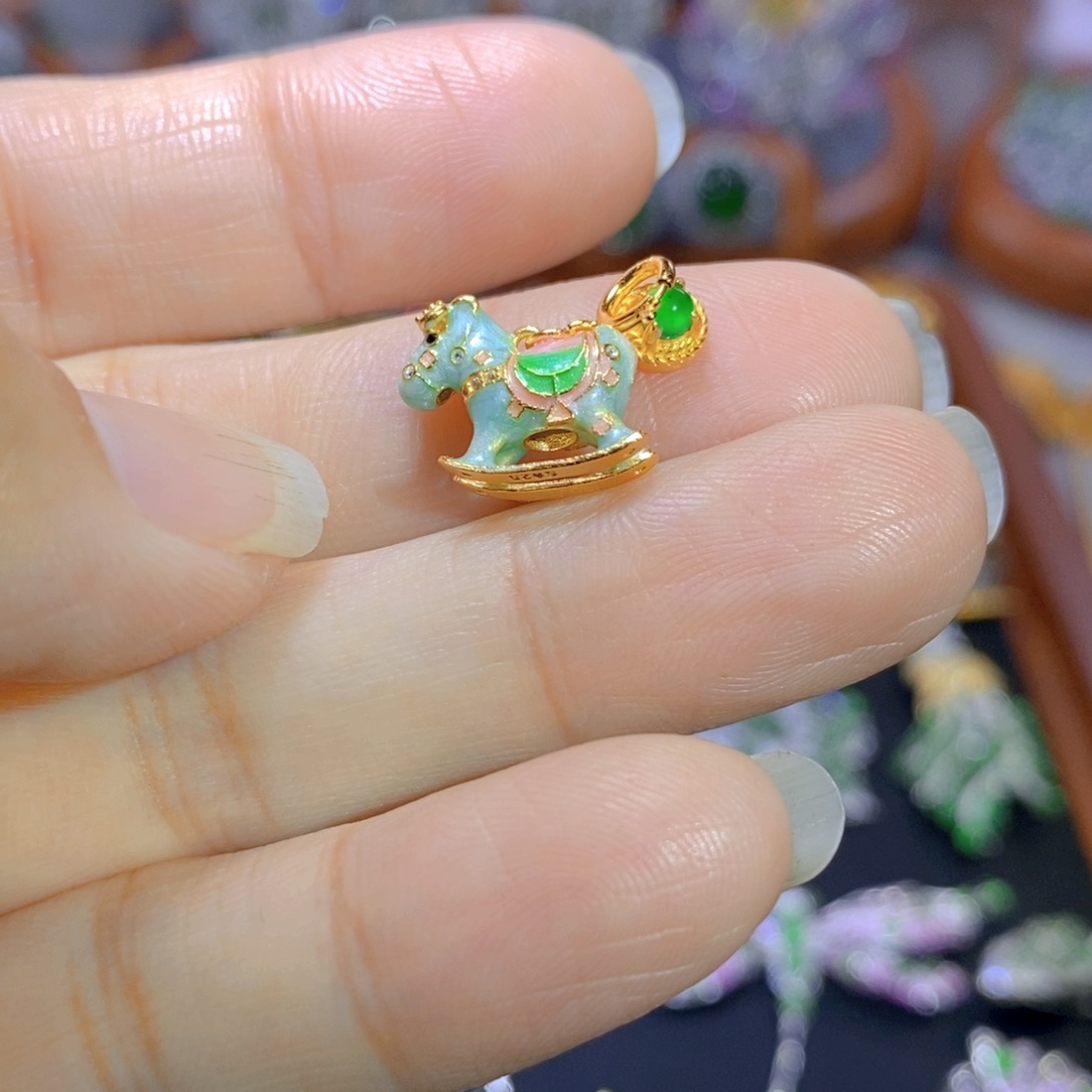 翡翠颈饰银S925镶嵌天然翡翠