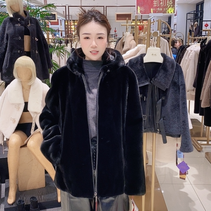 男貂 初晓皮草 初晓皮草