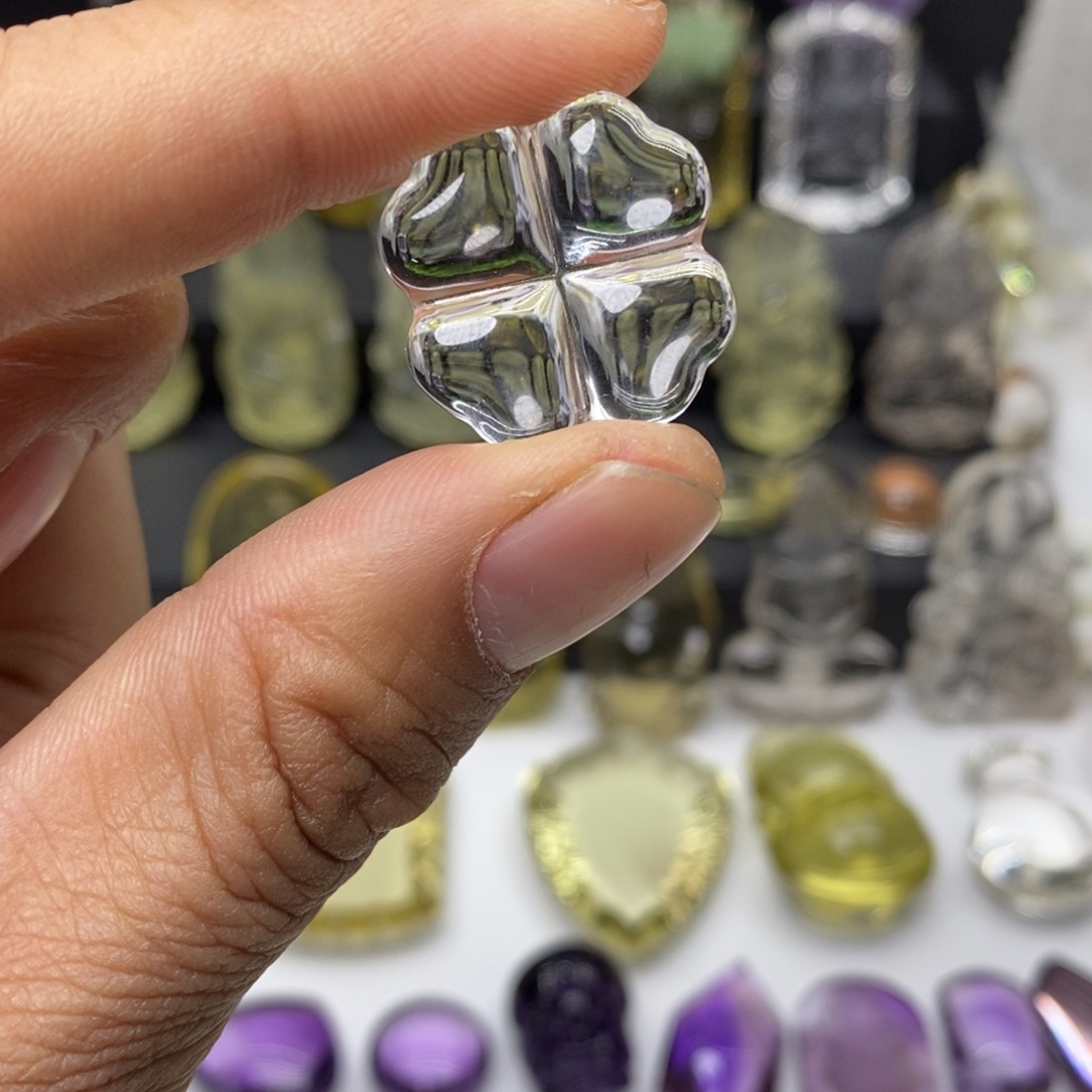 水晶未镶嵌颈饰白水吊坠