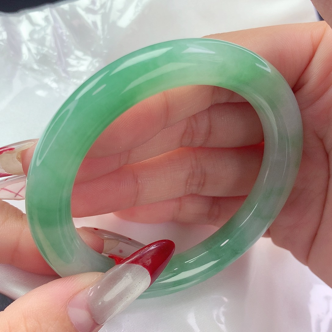 【闪购商品】翡翠未镶嵌手镯a 069001