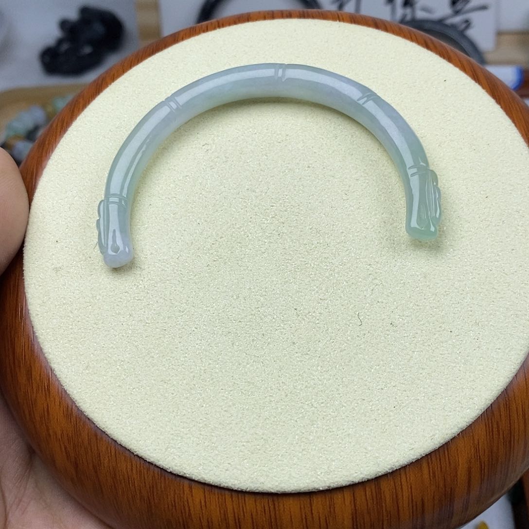 翡翠戒指未镶嵌半镯