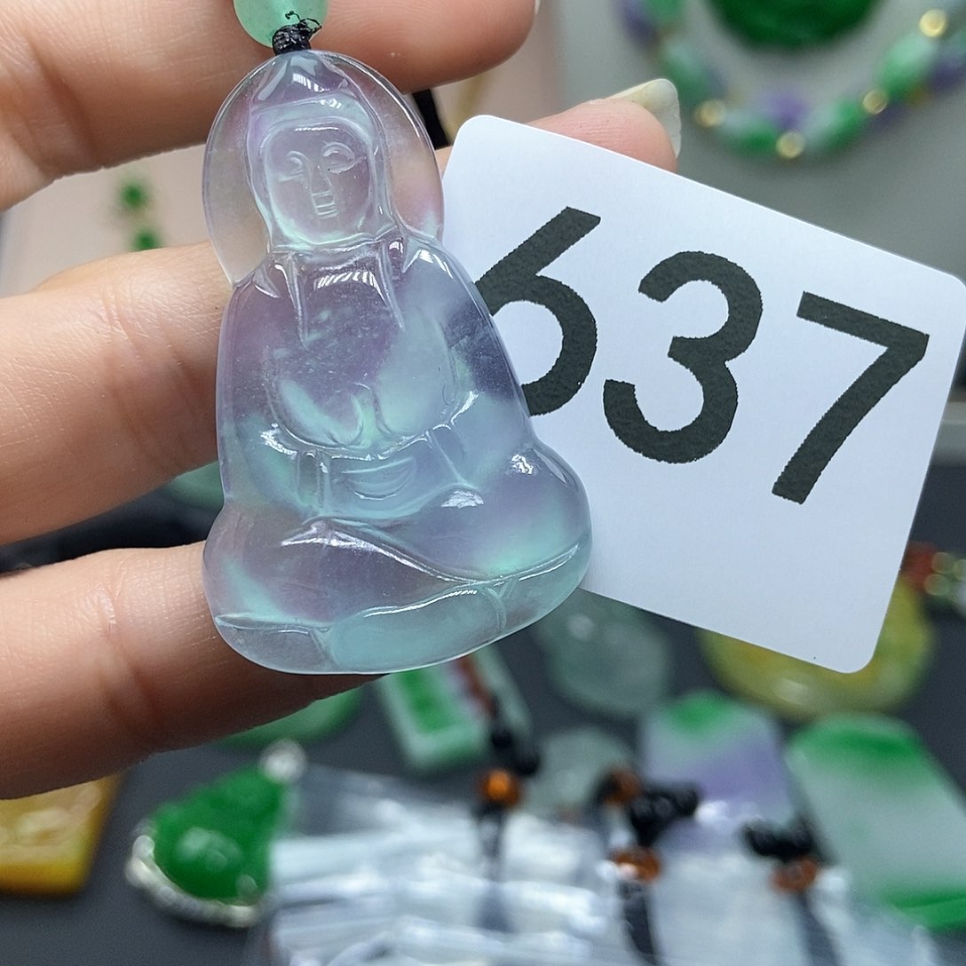 翡翠吊坠(赠链)未镶嵌