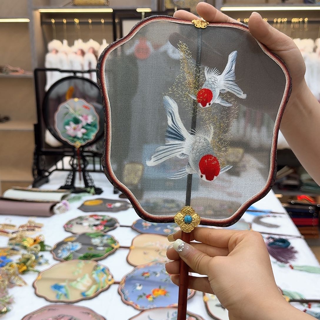 颖非遗传承人的精神风貌