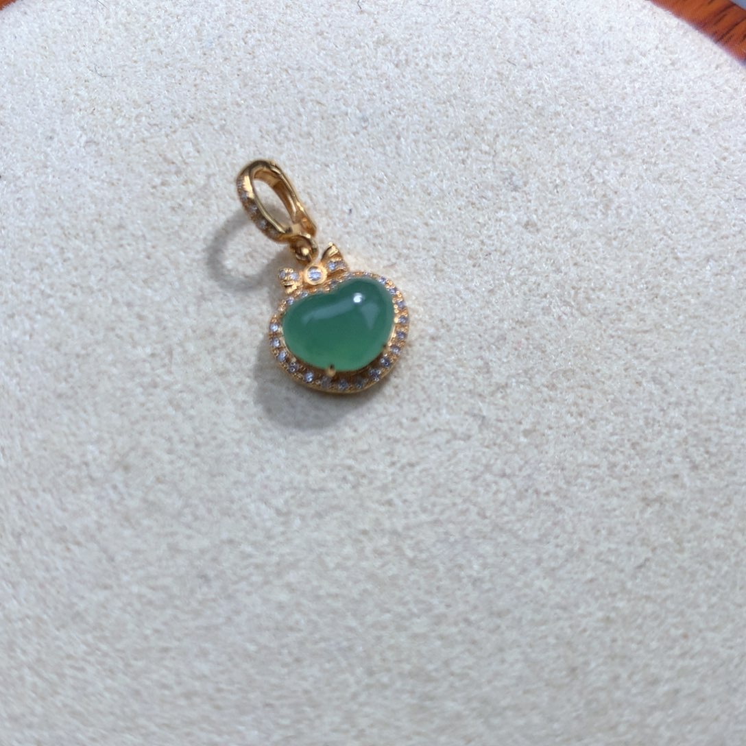 翡翠18K金镶嵌项链爱心滴溜