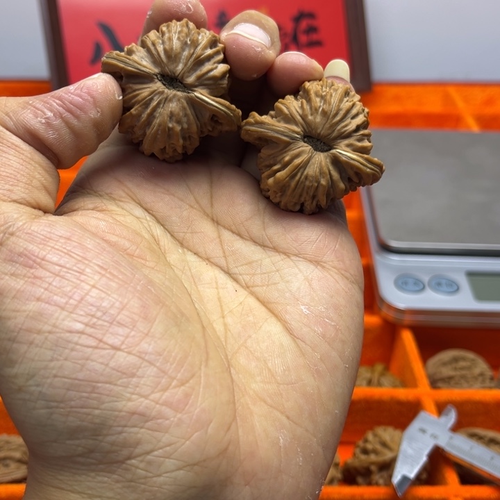 是***么把件文玩核桃全品无修四座楼楼