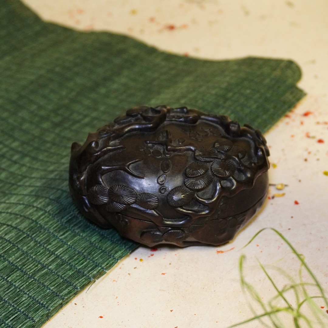 【槐荫山房】/HY2526/清中期浮雕松树图紫檀盖盒