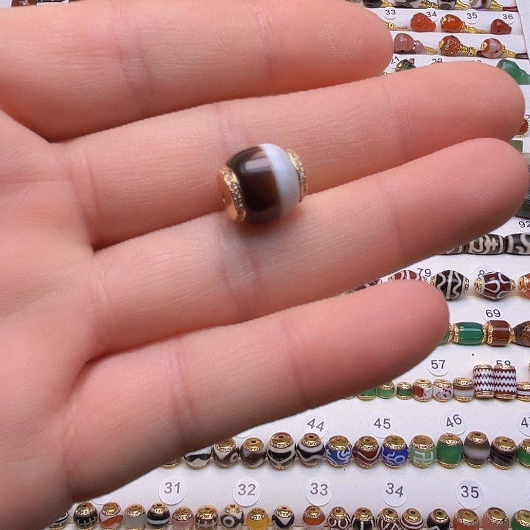 潼***馆玛瑙/玉髓未镶嵌颈饰