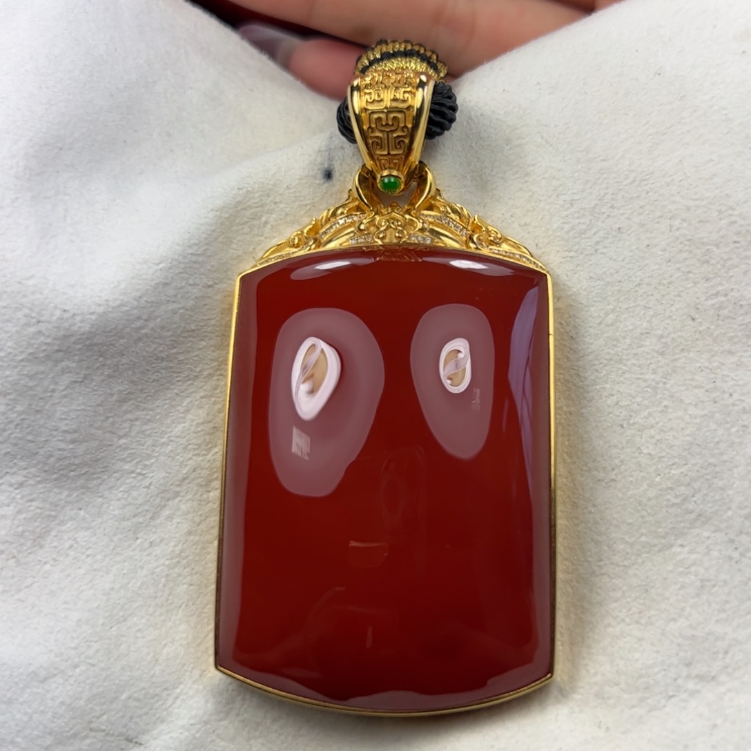 18K金镶嵌吊坠南红玛瑙小****?