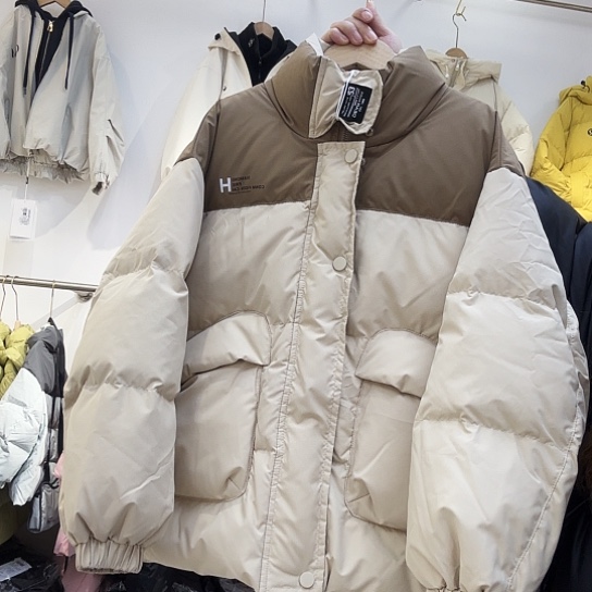 羽绒卡其色尺码130吗