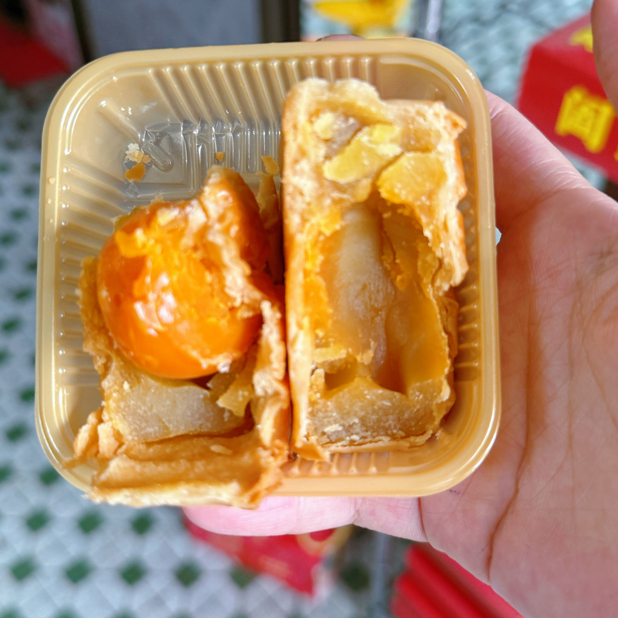 中和古镇白莲蓉月饼中秋品尝的传统月饼