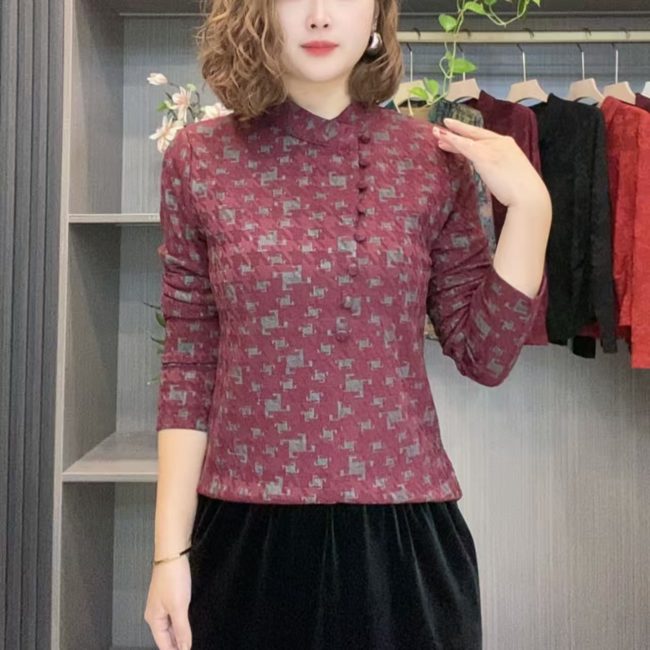 2025秋季气质时尚显瘦减龄遮肉女士立领盘扣上衣7788