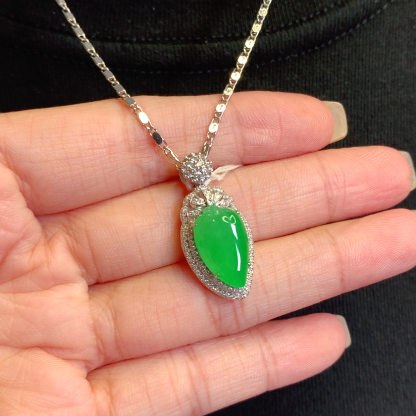 【闪购商品】翡翠18K金镶嵌颈饰福瓜