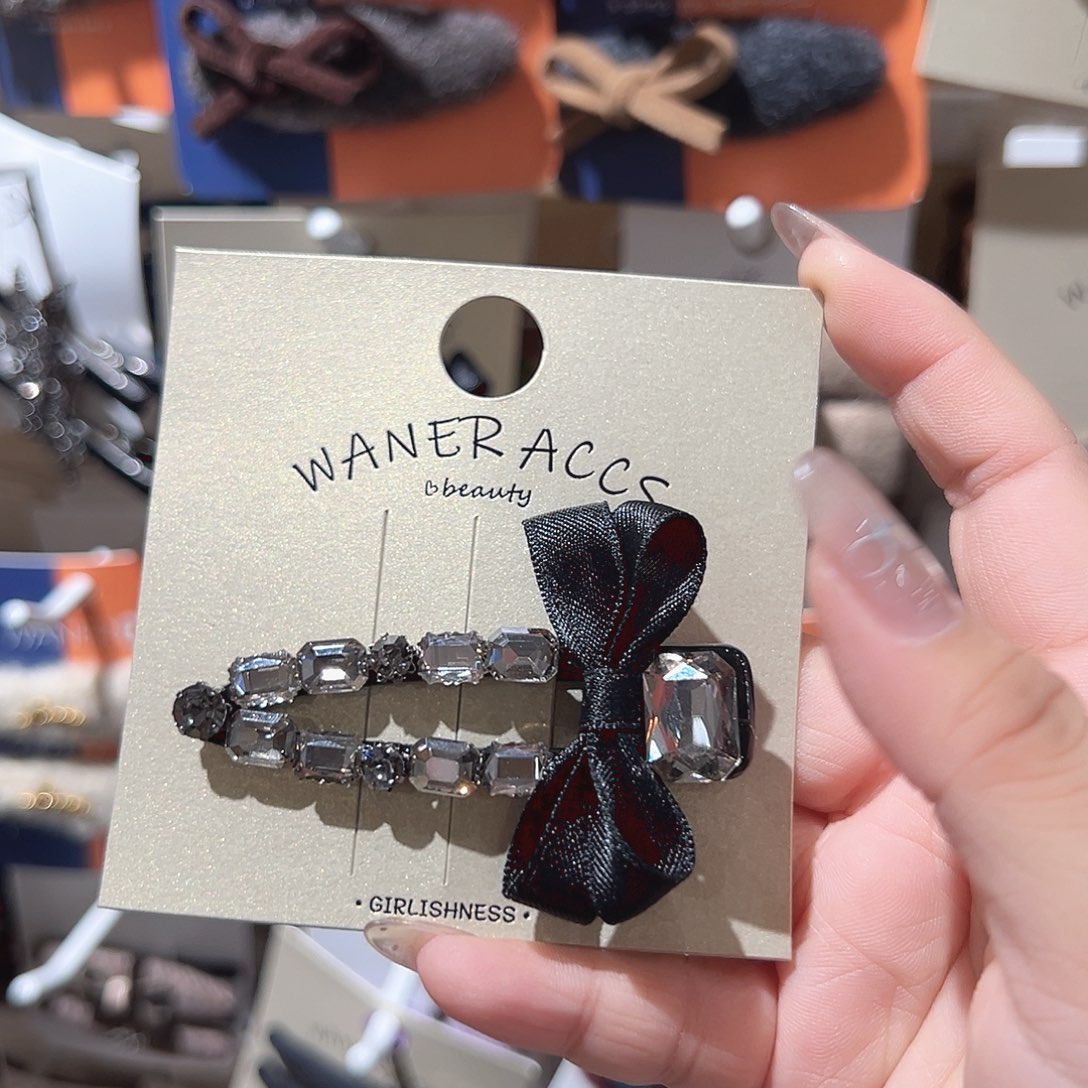 非金属黑色蝴蝶结方钻鸭夹