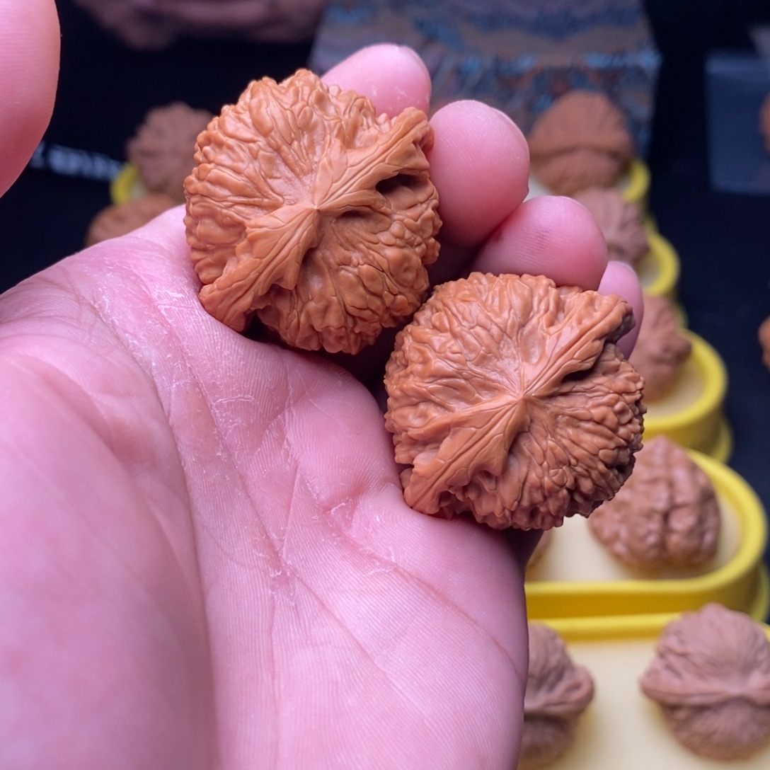 吊坠桃核闷白尺寸42