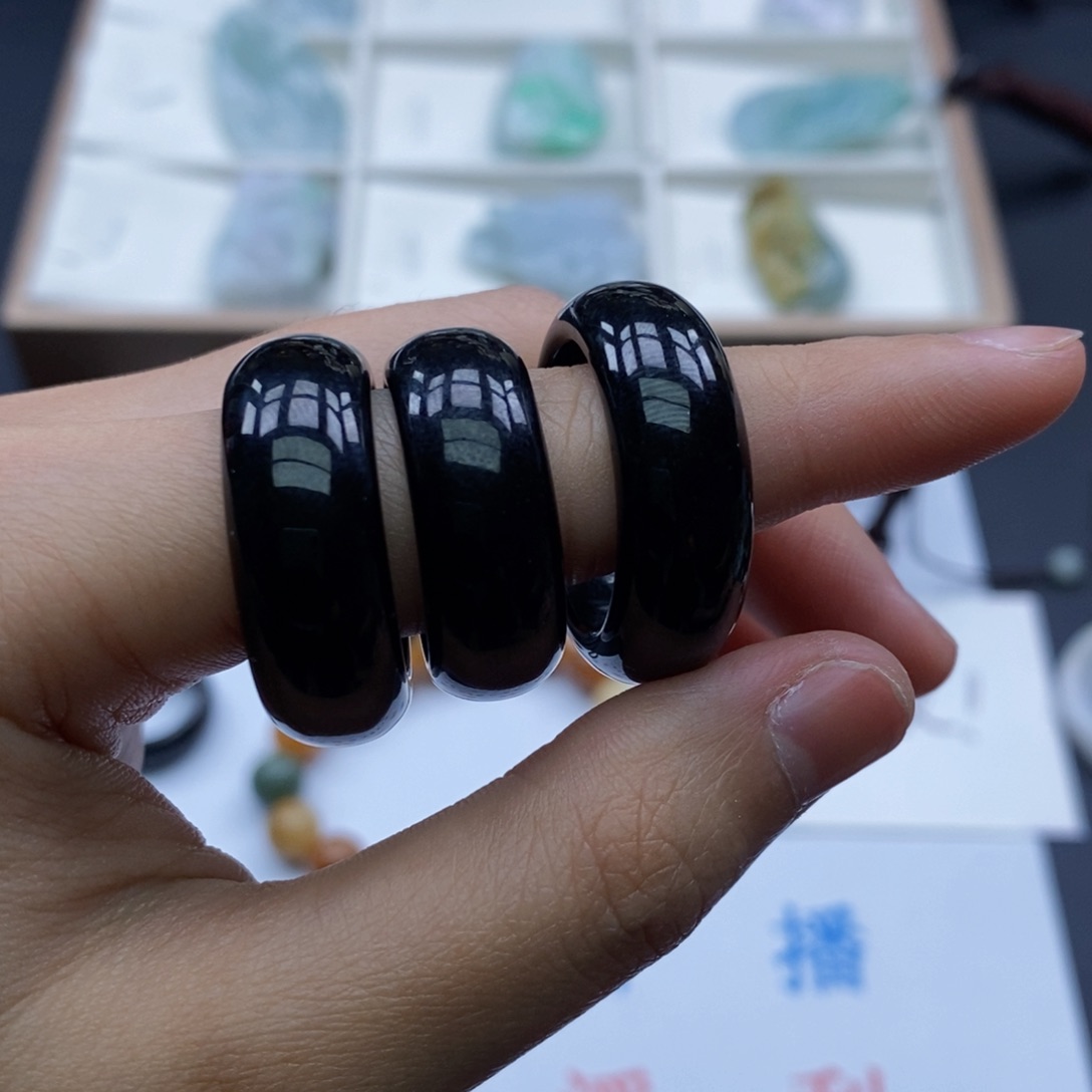 颈饰未镶嵌翡翠缅甸翡翠a货随机发一个