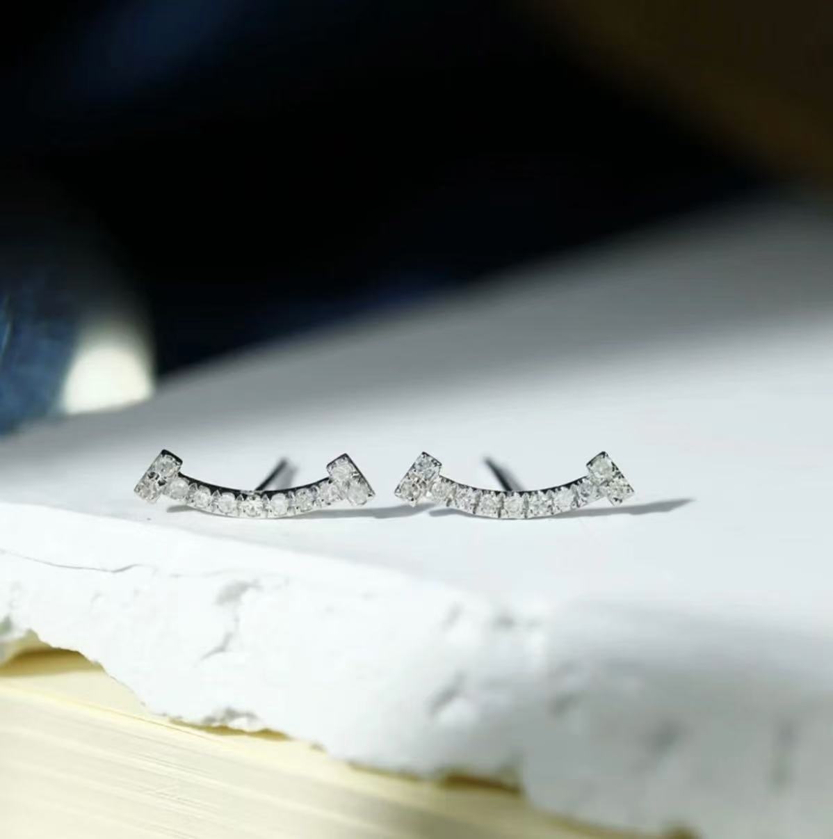 【艾尔曼珠宝 】重金   ZSES01723  20分白色微笑耳钉 