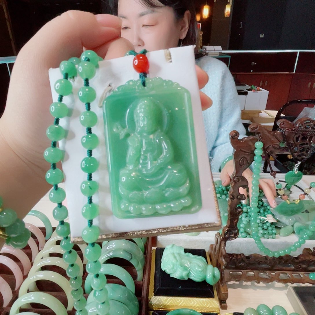 密玉（石英质玉）未镶嵌颈饰