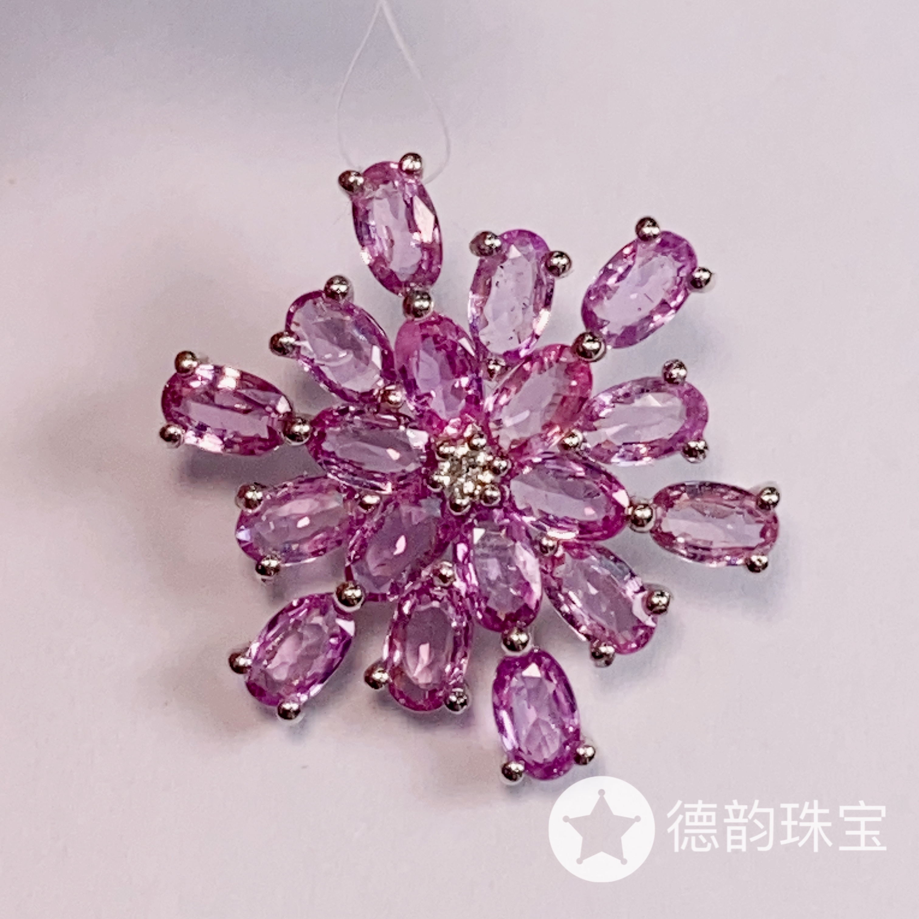 18K金镶嵌彩色蓝宝石吊坠