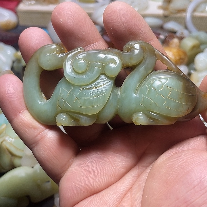 颈饰未镶嵌和田玉（糖玉）