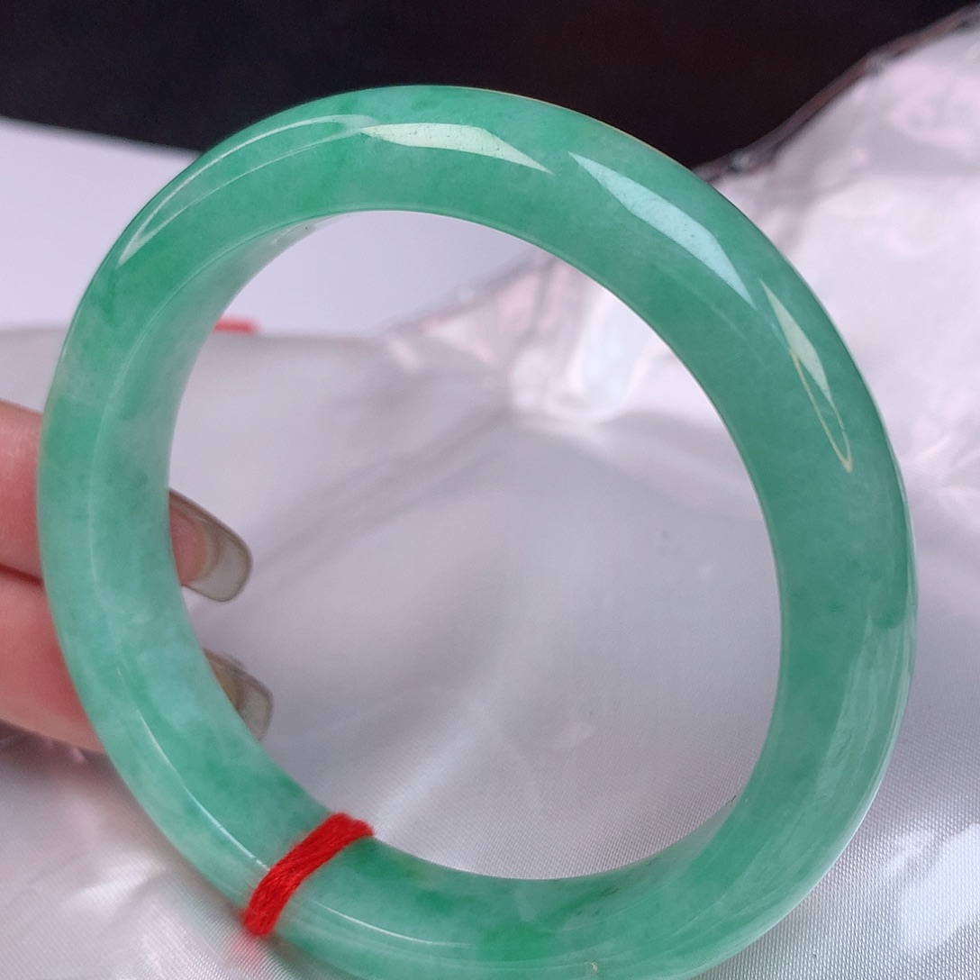 翡翠手镯未镶嵌56+ 翡翠手镯