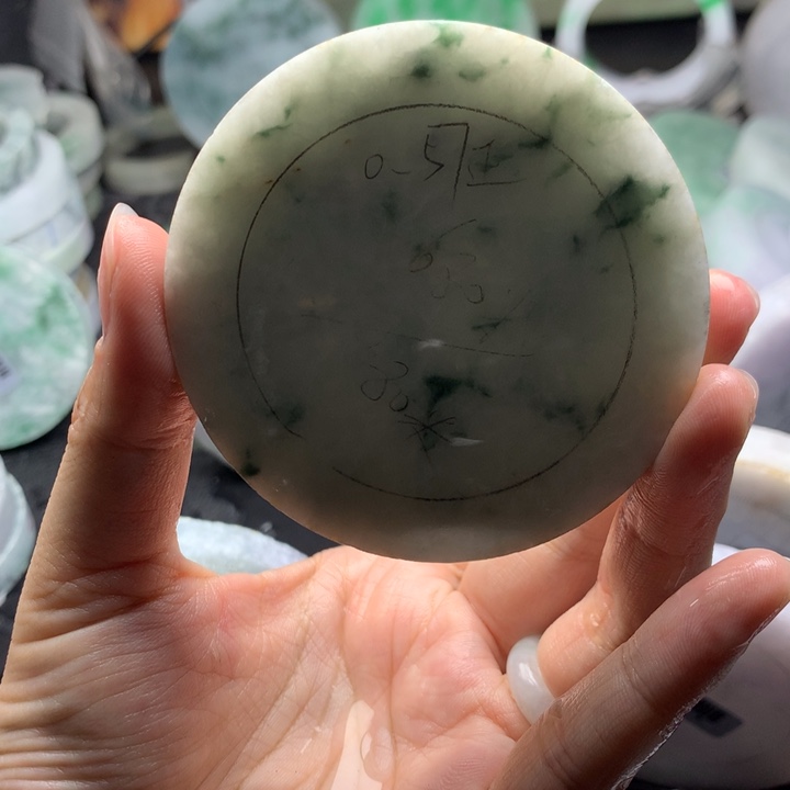 未镶嵌手镯定制翡翠