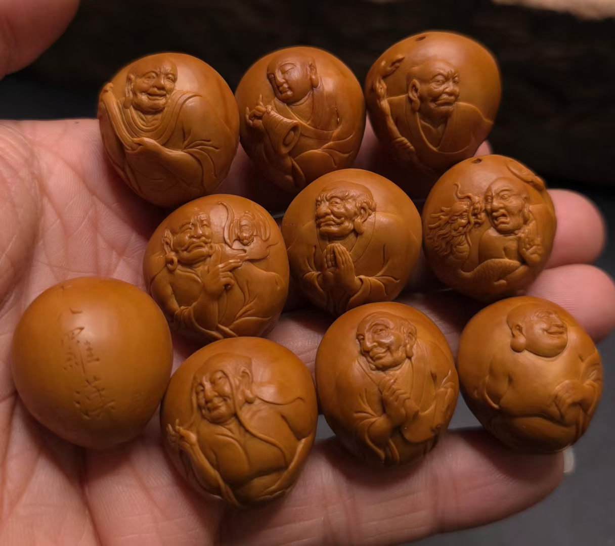 橄榄核雕，王世军本工十八罗汉