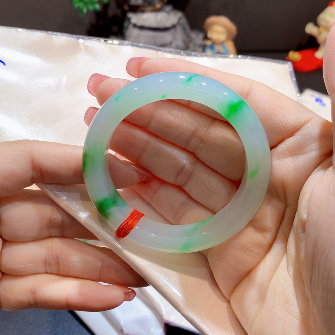 翡翠未镶嵌手镯翡翠手镯