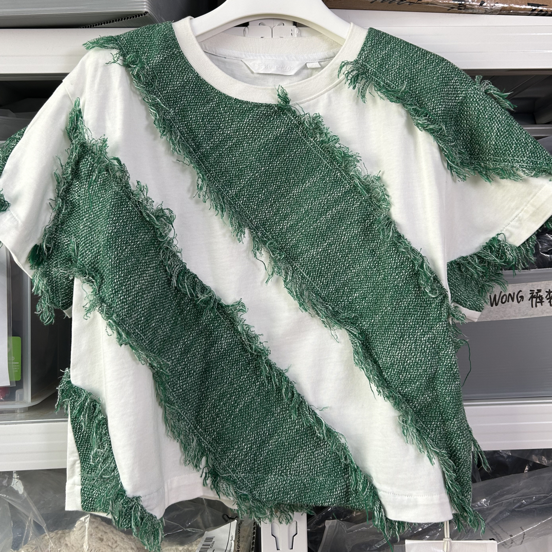 夹生绿色拉毛斜纹T恤