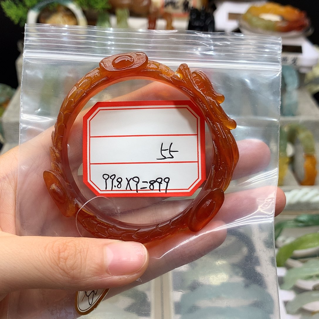 蛇纹石玉未镶嵌手镯?*色