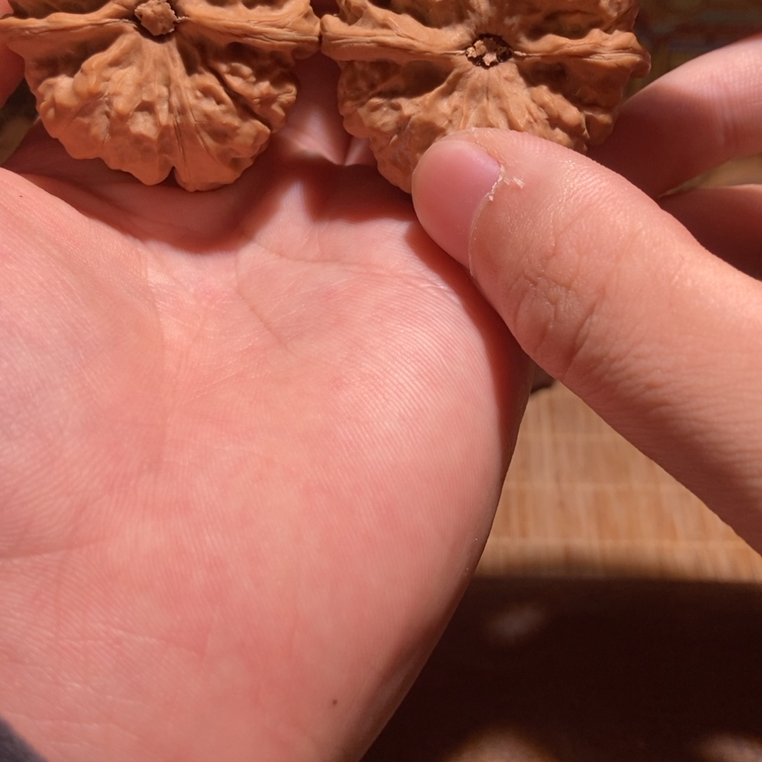 吴***虑文玩核桃吊坠蛤蟆头D17