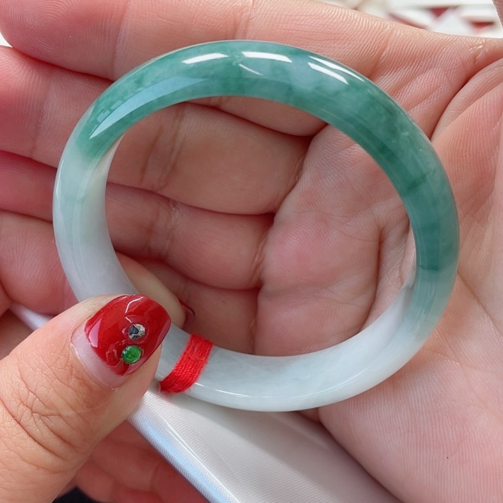 翡翠手镯（圆镯）未镶嵌缅甸翡翠手镯53圈