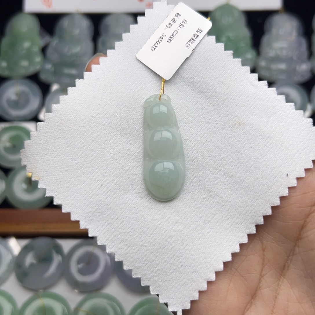 颈饰未镶嵌翡翠福豆