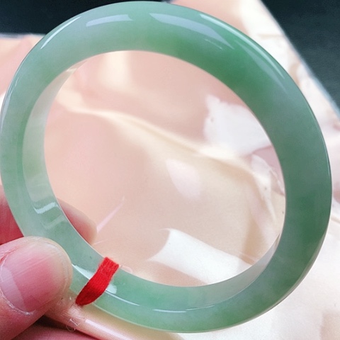 翡翠手镯未镶嵌天然翡翠手镯