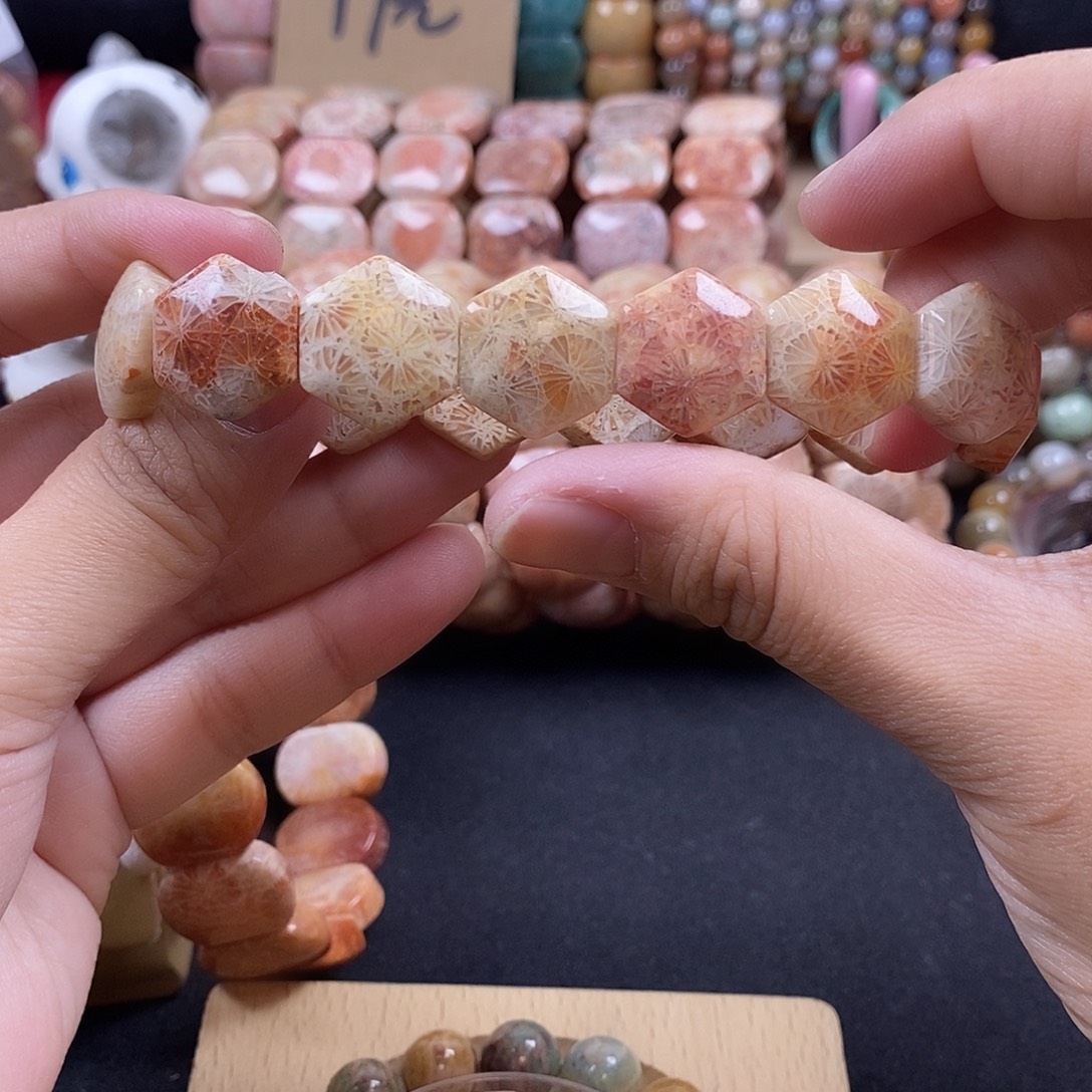 硅化珊瑚（珊瑚玉）未镶嵌手牌 上新 大蕾丝 30