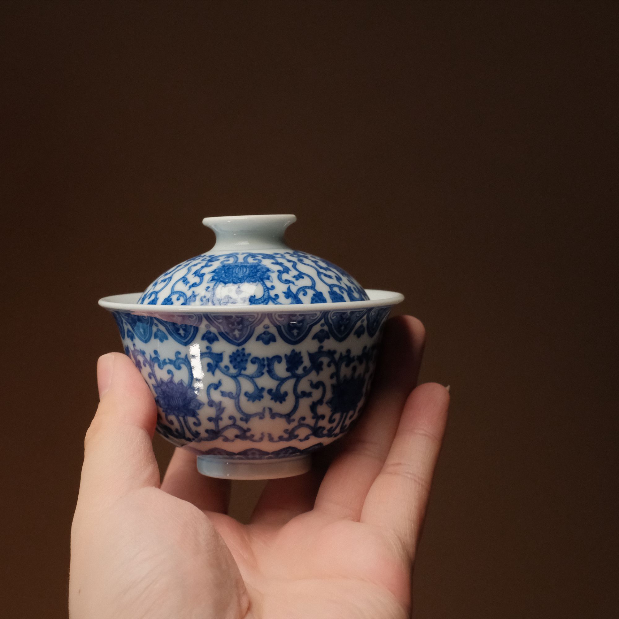 当代 小瓷观选器青花手绘花卉纹盖碗