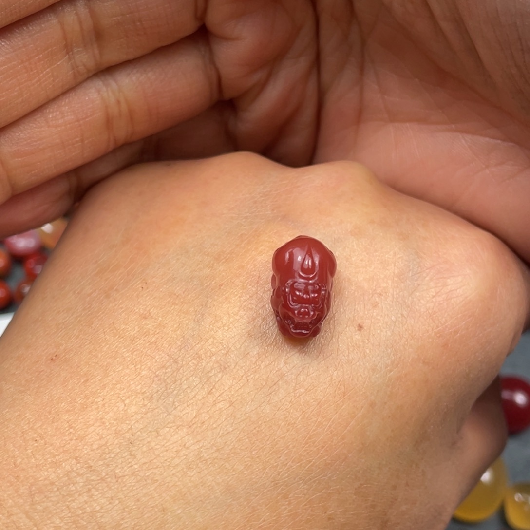 人***君南红玛瑙未镶嵌吊坠