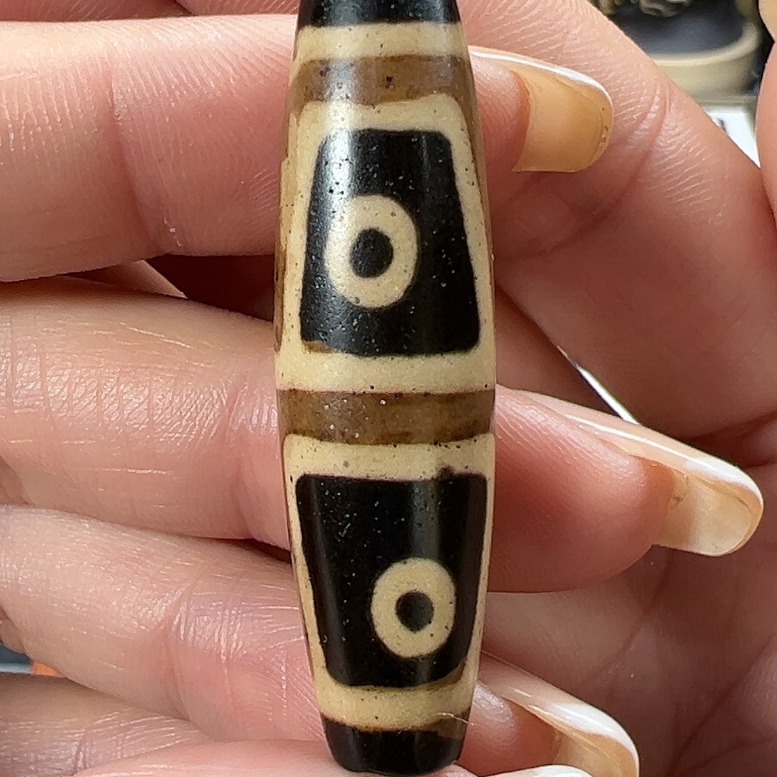 玛瑙/玉髓未镶嵌珠宝半成品不丹地门四眼