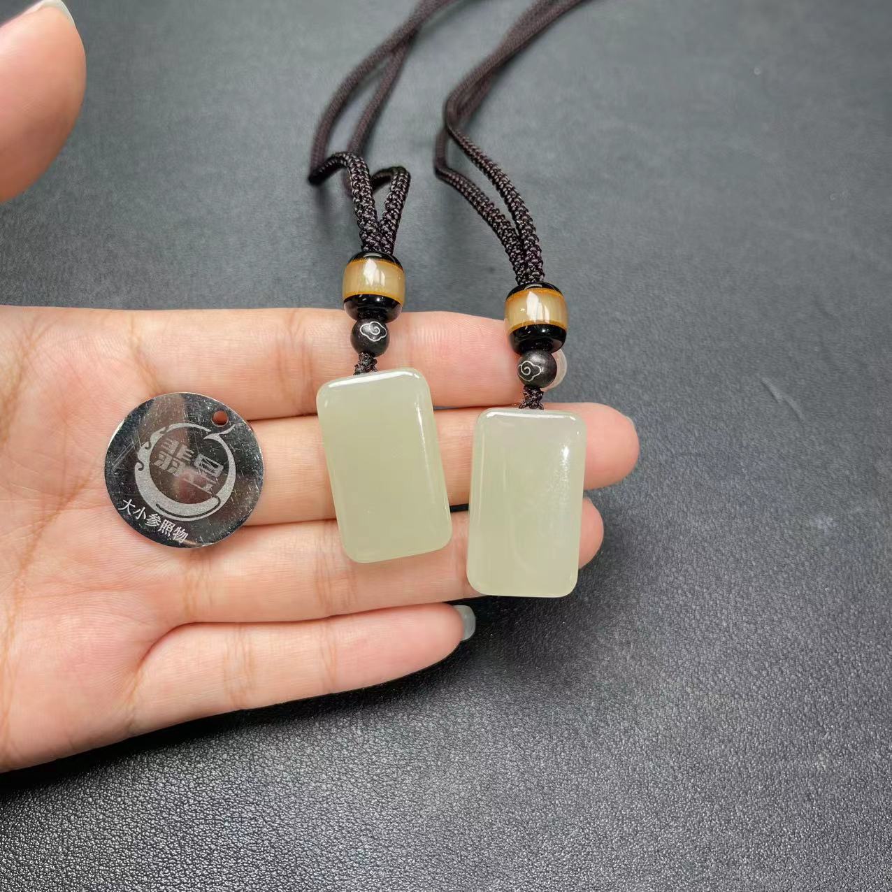 35735T30-3B01-和田玉吊坠绑绳-多样性发其一