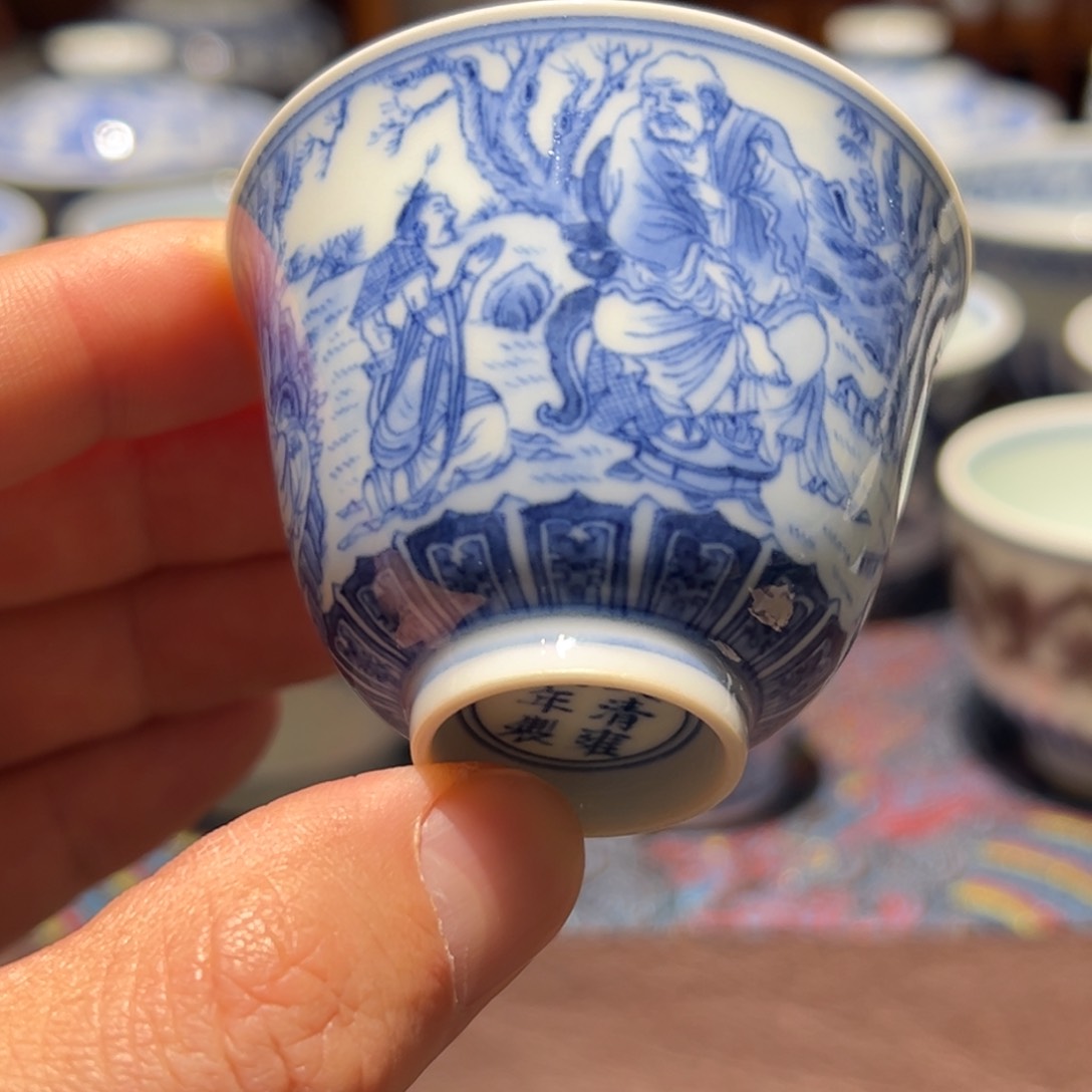 杯青花罗汉人物故事铃铛杯口径约6厘米