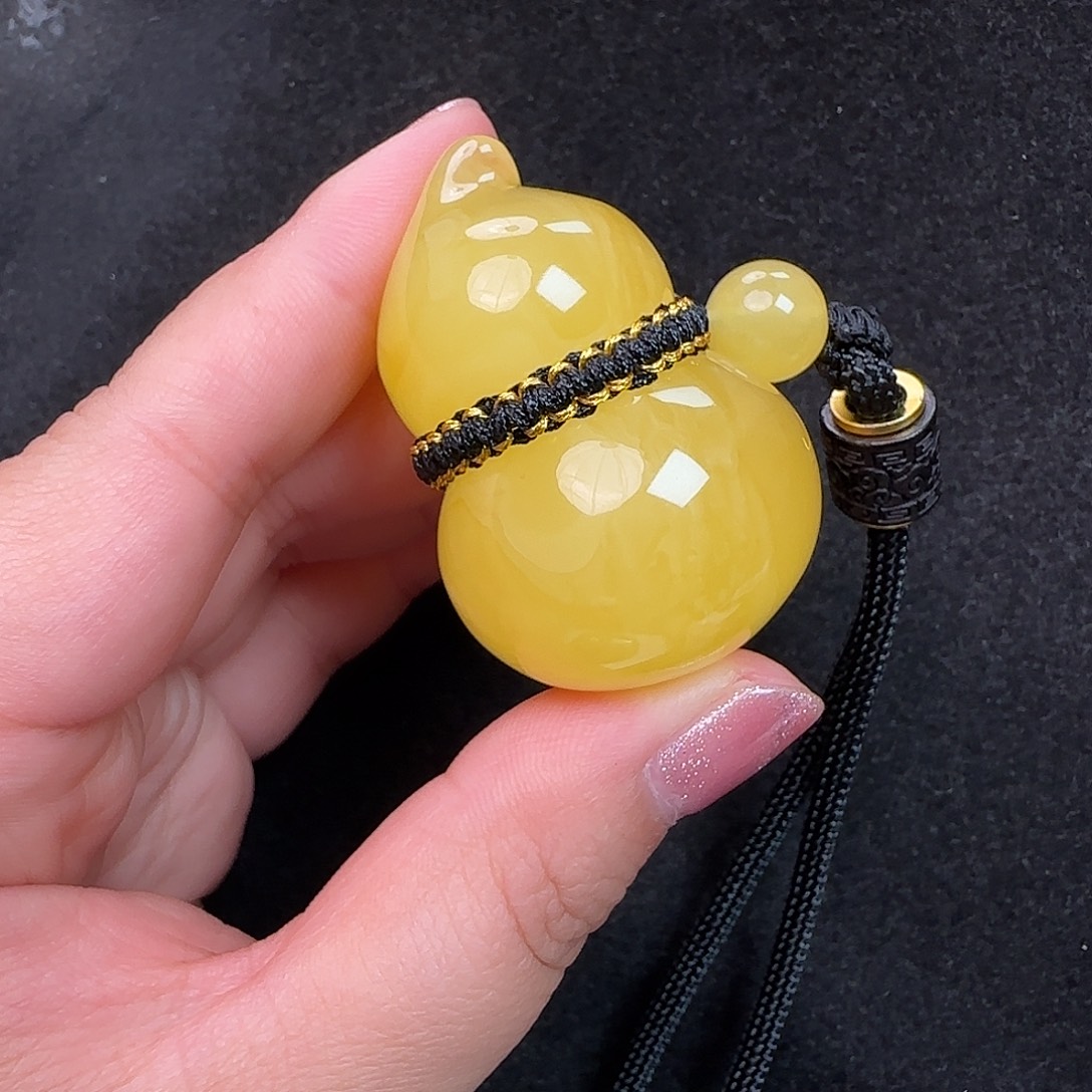 蜜蜡未镶嵌珠宝奇石