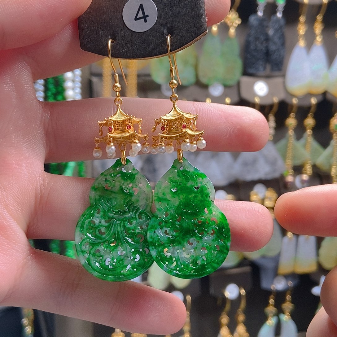 艳***配翡翠未镶嵌耳饰翡翠