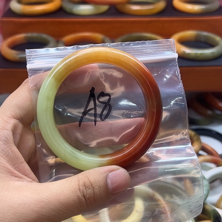 琳***达蛇纹石玉合金手镯