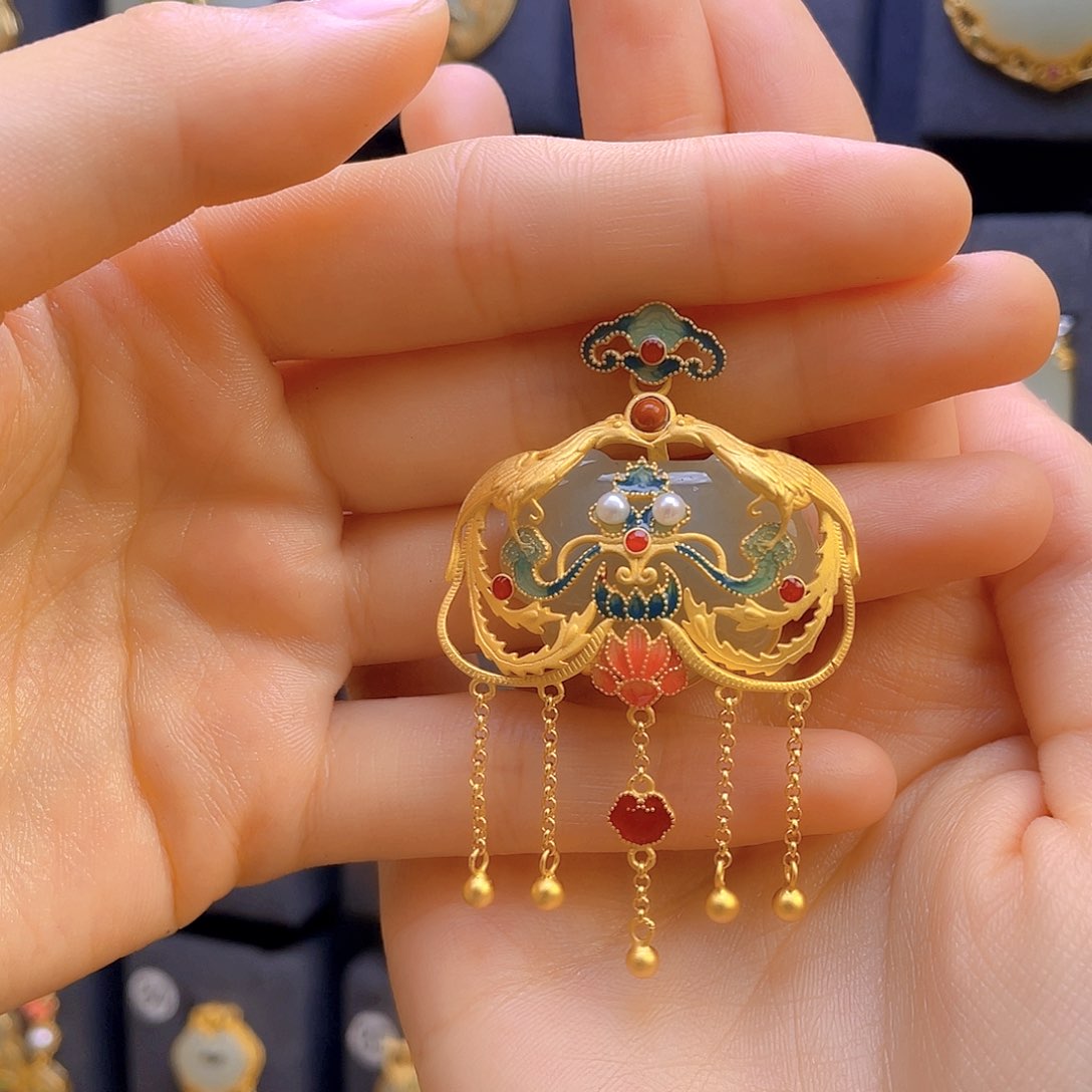 和田玉颈饰银S925镀金镶嵌